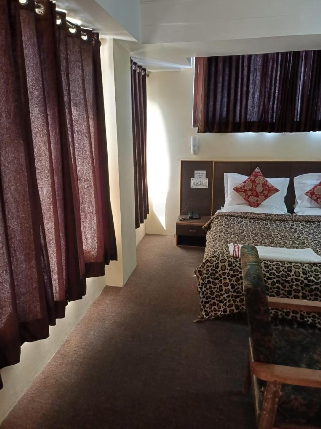 Hotel Town Centre , Srinagar エクステリア 写真